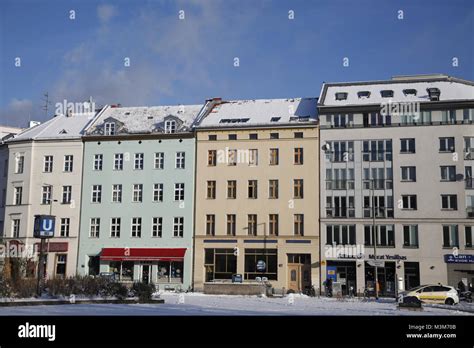 wohnhäuser am moritzplatz in berlin kreuzberg Stock Photo Alamy