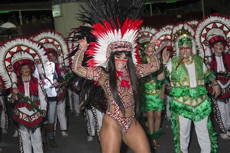 Carnaval Confira Imagens Do Primeiro Dia De Desfiles Em Sp