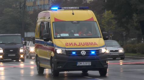 Straz Pozarna Ambulanses Policja Do I Od R Ne Powiadomienia We