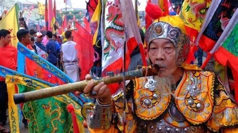 Mengenal Tradisi Cap Go Meh Di Kota Singkawang Akulturasi Budaya Dayak