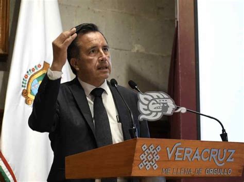 Gobernador de Veracruz niega que policía se haya llevado a tico que