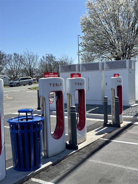 Photos From New Tesla Supercharging Station W New Charger Placement