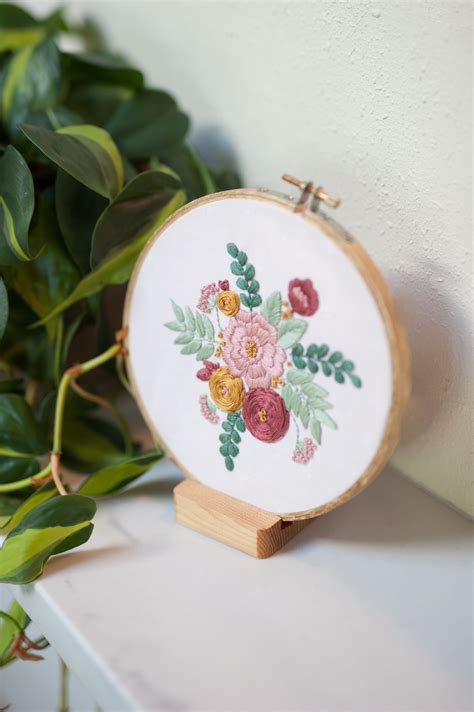 How To Use An Embroidery Stand