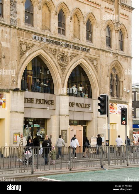 Wetherspoons Prince of Wales public house, Wood St Cardiff Stock Photo ...