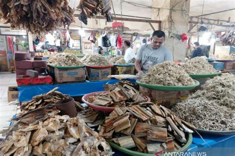 Harga Ikan Kering Di Pasar Tradisional Kendari Melonjak Antara News