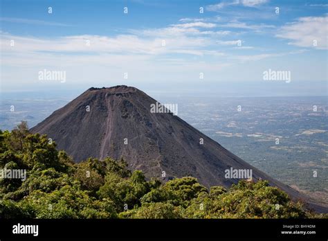 Izalco Volcano, Cerro Verde, El Salvador, San Salvador Stock Photo - Alamy