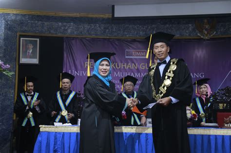 Pengukuhan Guru Besar Umm Prof Dr Drh Lili Zalizar M S Raih Guru