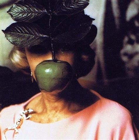 1972 Rothschild Surrealist Dinner Party (19 pics)