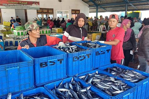 Harga Ikan Merosot Nelayan Hutang Retribusi BALIPOST