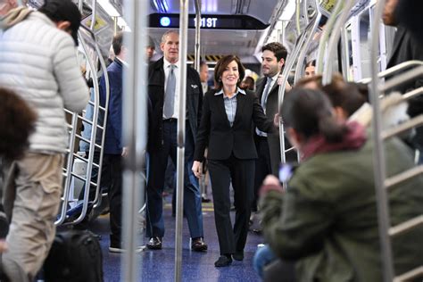 Nyc Mayor Eric Adams Ny Gov Kathy Hochul Push To Boost Number Of Cops On Subways To Combat