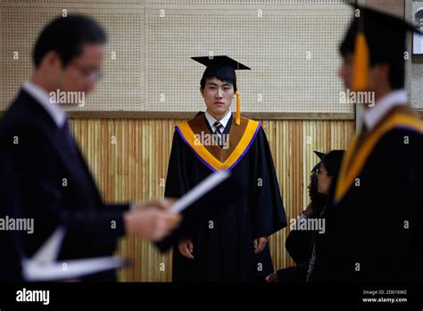 High school graduation korea hi-res stock photography and images - Alamy