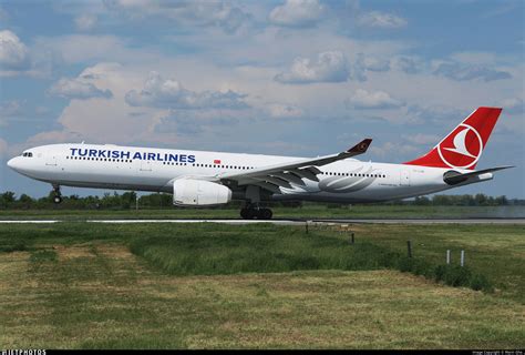 Tc Loe Airbus A Turkish Airlines Marin Ghe Jetphotos