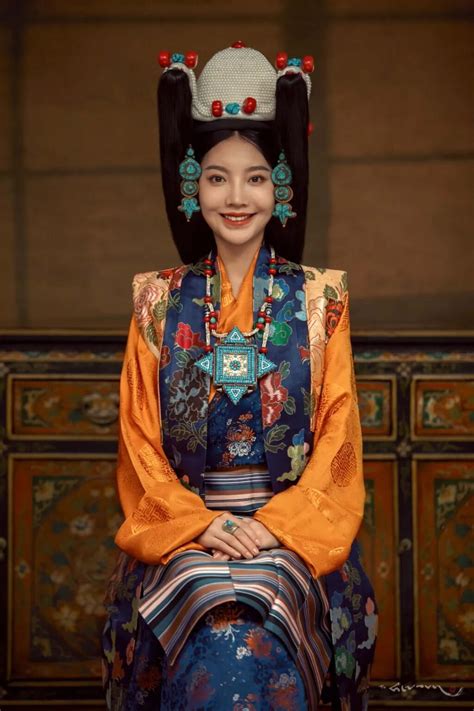 Unveiling Serene Elegance Of Tibetan Traditional Clothing