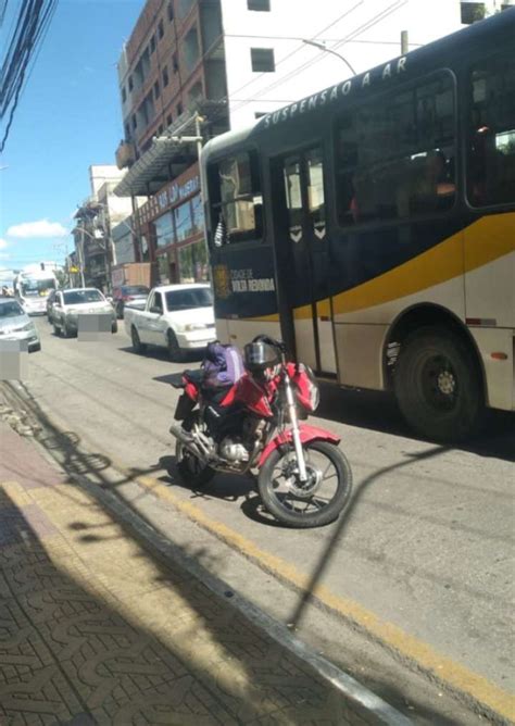 Moto Barulhenta E Sem Placa Removida Ao Ser Flagrada Estacionada Em