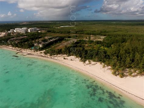 Divine and Rare Beachfront Lot at Punta Cana Prestigious Resort – Provaltur