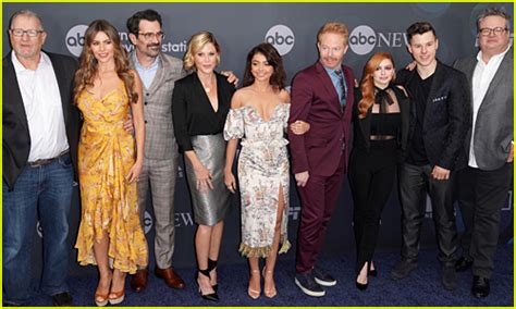 ‘Modern Family’ Cast Celebrates Final Season at ABC Disney Upfronts ...