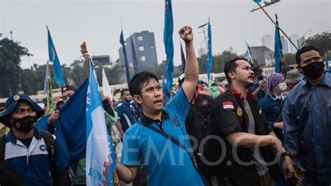 Buruh Gelar Aksi Tuntut Omnibus Law Dicabut Foto Tempo Co