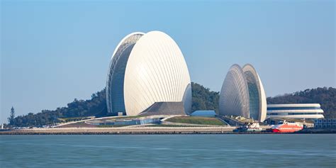 型格建築｜建在海島上的大劇院 珠海地標當數「日月貝」 | 旅遊風物 | 潮遊生活 | 當代中國