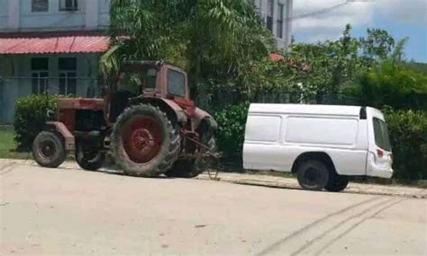 Increíble Este es un carro fúnebre en Banes Holguín