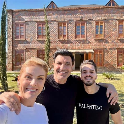 Nova Mansão De Ana Hickmann E Edu Guedes Avaliada Em R 4 5 Milhões