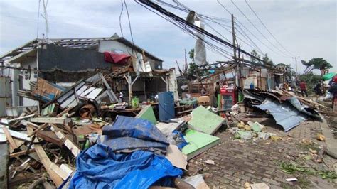 Berita Dampak Angin Puting Beliung Di Bandung Terbaru Hari Ini