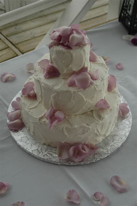 Elegant Wedding With Fresh Rose Petals - CakeCentral.com