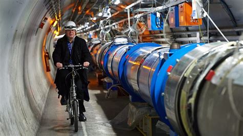 Le Grand Collisionneur De Particules Du Cern Fête Ses Dix Ans D