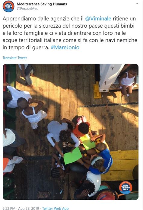 I pericolosi bambini della Mare Jonio che per papà Salvini minacciano