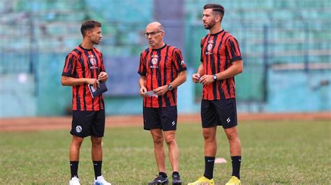 Arema Fc Rekrut Dua Asisten Pelatih Baru Asal Portugal Youtube