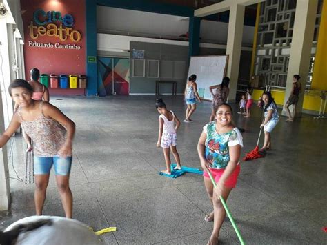 Ballet Manguinhos Se Apresenta Enquanto Luta Para Se Manter