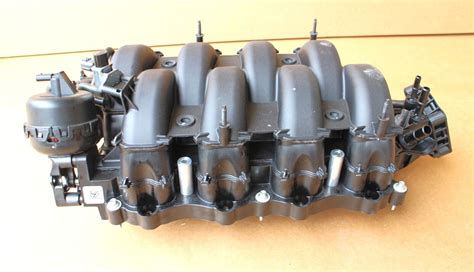 2018 23 Ford Mustang 50 V8 Engine Air Intake Manifold Oem Ebay