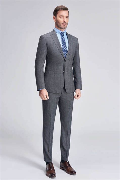 Advanced Grey Plaid Mens Suits For Business Peak Lapel Bespoke Suits