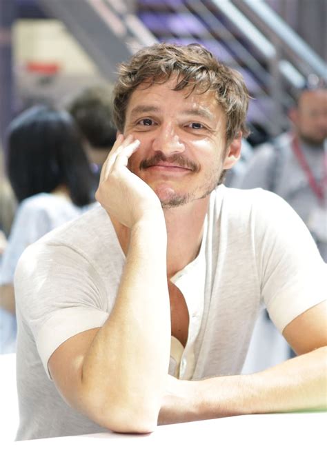 Pedro Pascal Hot Guys At Comic Con 2014 Pictures Popsugar Celebrity Photo 8