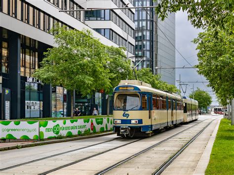 Wien Am Nachmittag Des Erreicht Der Tw Der Badner Bahn