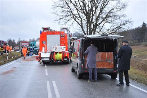 Frontal Crash Mit Lkw Bei Landshut Abendzeitung M Nchen