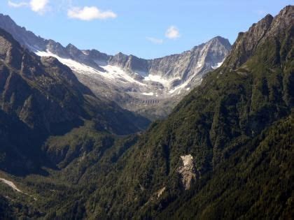 Rock Drawings In Valcamonica Italy World Heritage Sites Italy