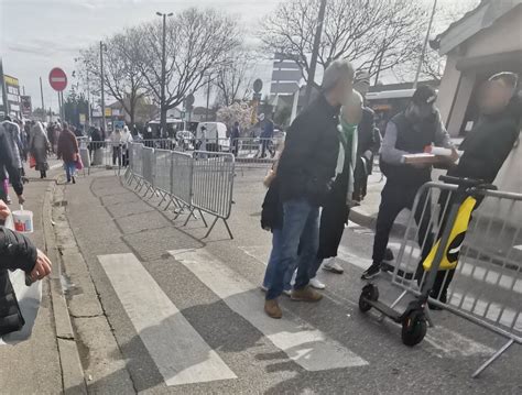 M Tropole De Lyon Le Fl Au Des Vendeurs La Sauvette Au