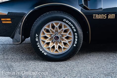 Burt Reynolds Smokey And The Bandit 1977 Pontiac Trans Am Y82