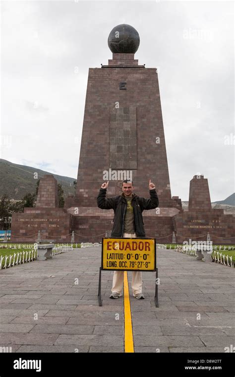 Monumento Equatoriale Immagini E Fotografie Stock Ad Alta Risoluzione