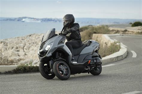 Scooter Trois Roues Le Peugeot Metropolis F Te Ses Ans Urbaanews