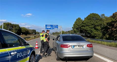 Saarland Polizei Fahndet Mit Hubschraubern In Saarbr Cken