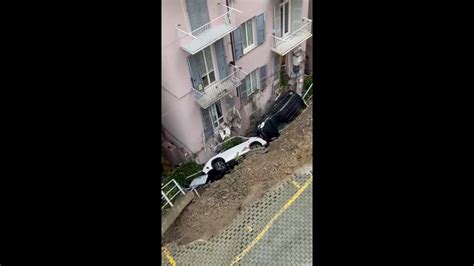 Genova Paura Per Una Frana A Castelletto Auto Inghiottite Dall