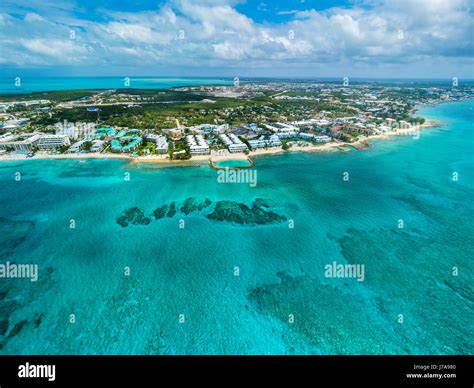 Caribbean, Cayman Islands, George Town, Luxury resorts and Seven Mile Beach Stock Photo - Alamy