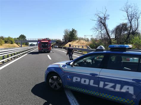 A1 Auto A Fuoco Tra Orvieto Ed Attigliano Disagi Per Il Traffico