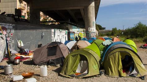 Ventimiglia Migrante Di Anni Trovato Morto In Una Tenda Dell