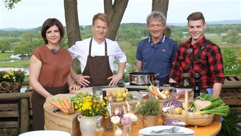 SR De Mit Herz Am Herd Erbsensuppe Mit Lyoner Und Blutwurst Teigtaschen