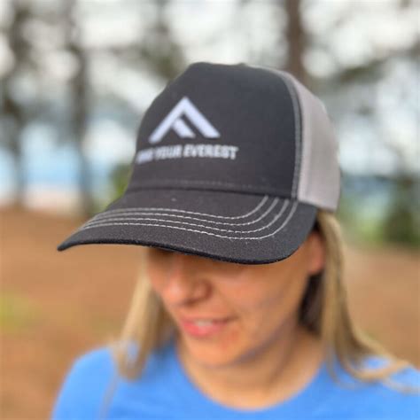 Comprar GORRA TRUCKER FIND YOUR EVEREST Online