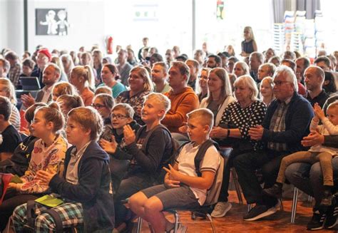 Gemeinsam Wahre Sch Tze Entdecken Einschulungsfeier Des