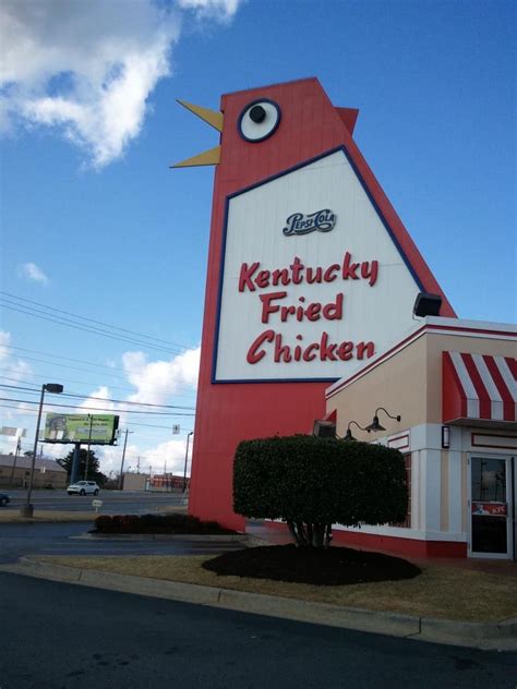 The Big Chicken Kfc Mariettaga Biggest Chicken Favorite Places