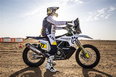 LUCIANO BENAVIDES SUCCESSFULLY COMPLETES 2022 DAKAR RALLY Husqvarna